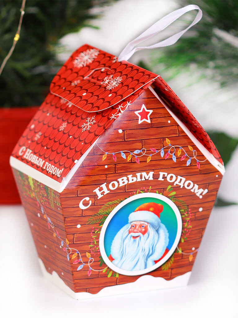 Коробка для конфет  300гр Домик, красный с кормушкой для птичек