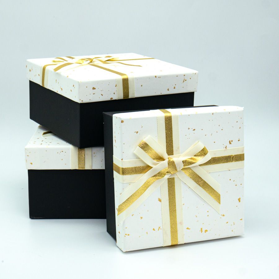 Набор подарочных коробок 3в1 с бантом, белая с золотыми каплям 19х19х9,5см,17х17х8см,15х15х6,5см