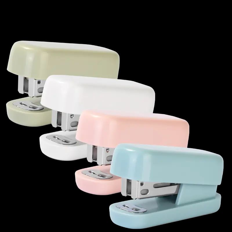 Степлер Deli 24/6, 26/6 до 15 листов, 830скоб, ассорти