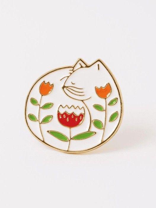 Значок металлический 35мм "Cat with flower"