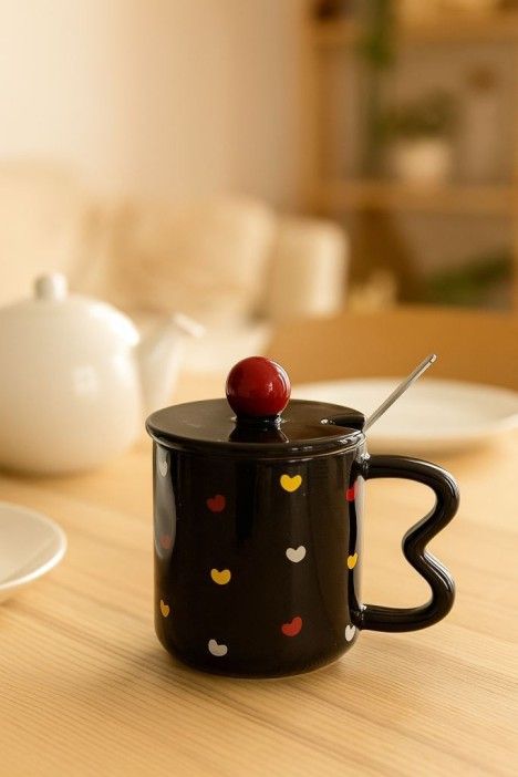 Кружка керамическая 350мл "Bright hearts" черная
