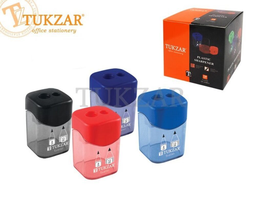 Точилка пласт. с контейнером  2 отв. КВАДРАТНАЯ