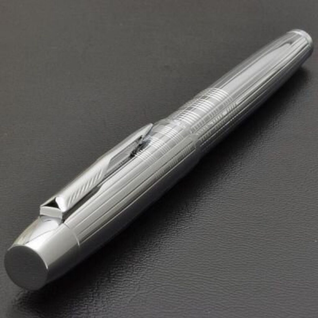 Parker IM Premium Перьевая ручка F222 сияющий хром