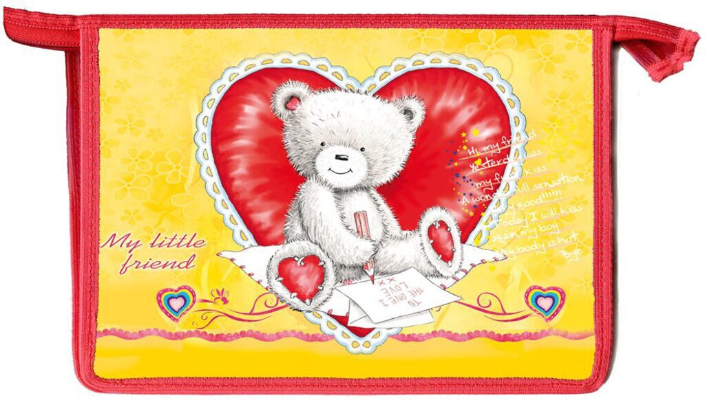 Папка для тетрадей  А4 молния сверху .Медвежонок и сердце, пластик